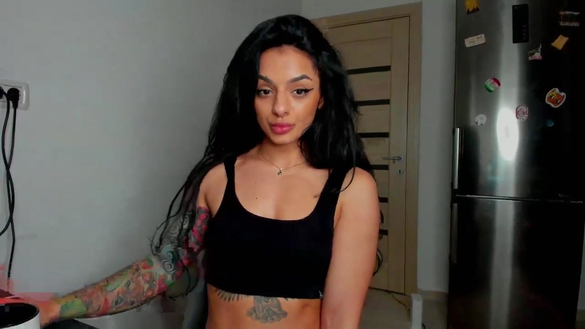 Gallery image thumbnail from NNNoir's myfreecams stream on, 04/02/2024, 20:05 image 3 of 20