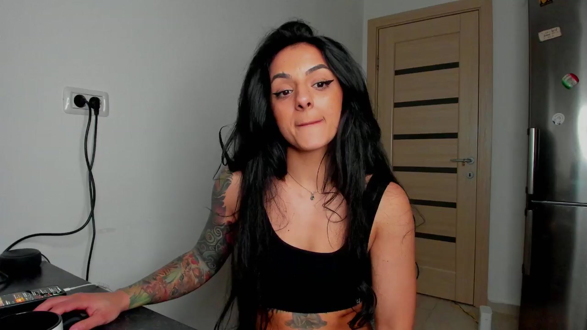 Gallery image thumbnail from NNNoir's myfreecams stream on, 04/02/2024, 20:05 image 9 of 20