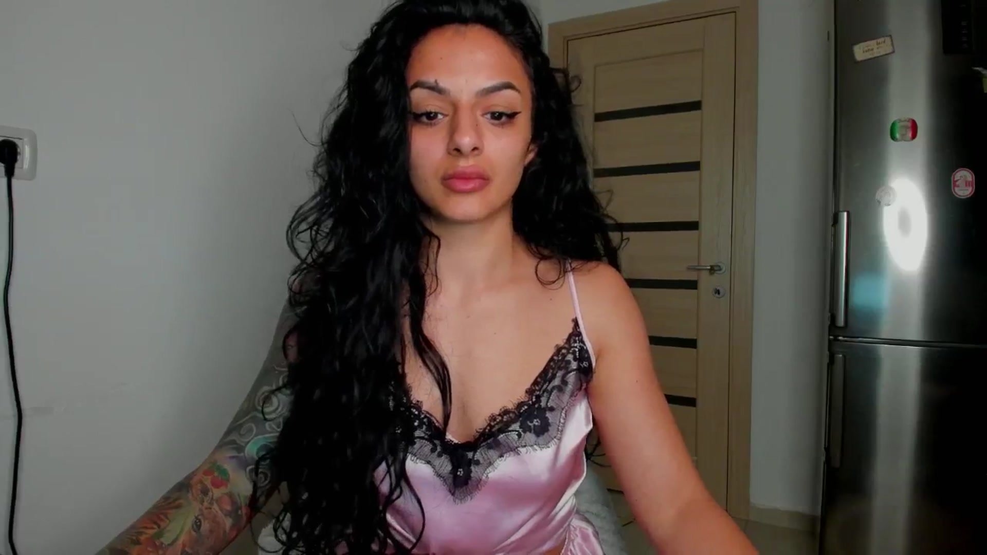 Gallery image thumbnail from NNNoir's myfreecams stream on, 05/08/2024, 16:02 image 18 of 20