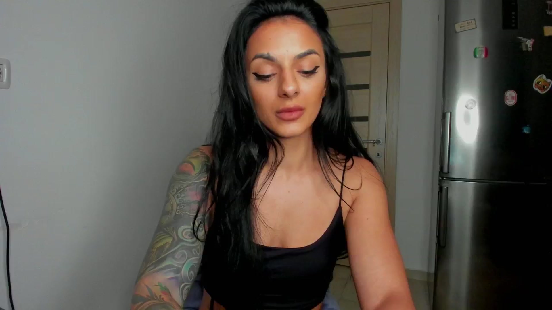 Gallery image thumbnail from NNNoir's myfreecams stream on, 06/13/2024, 20:10 image 2 of 20