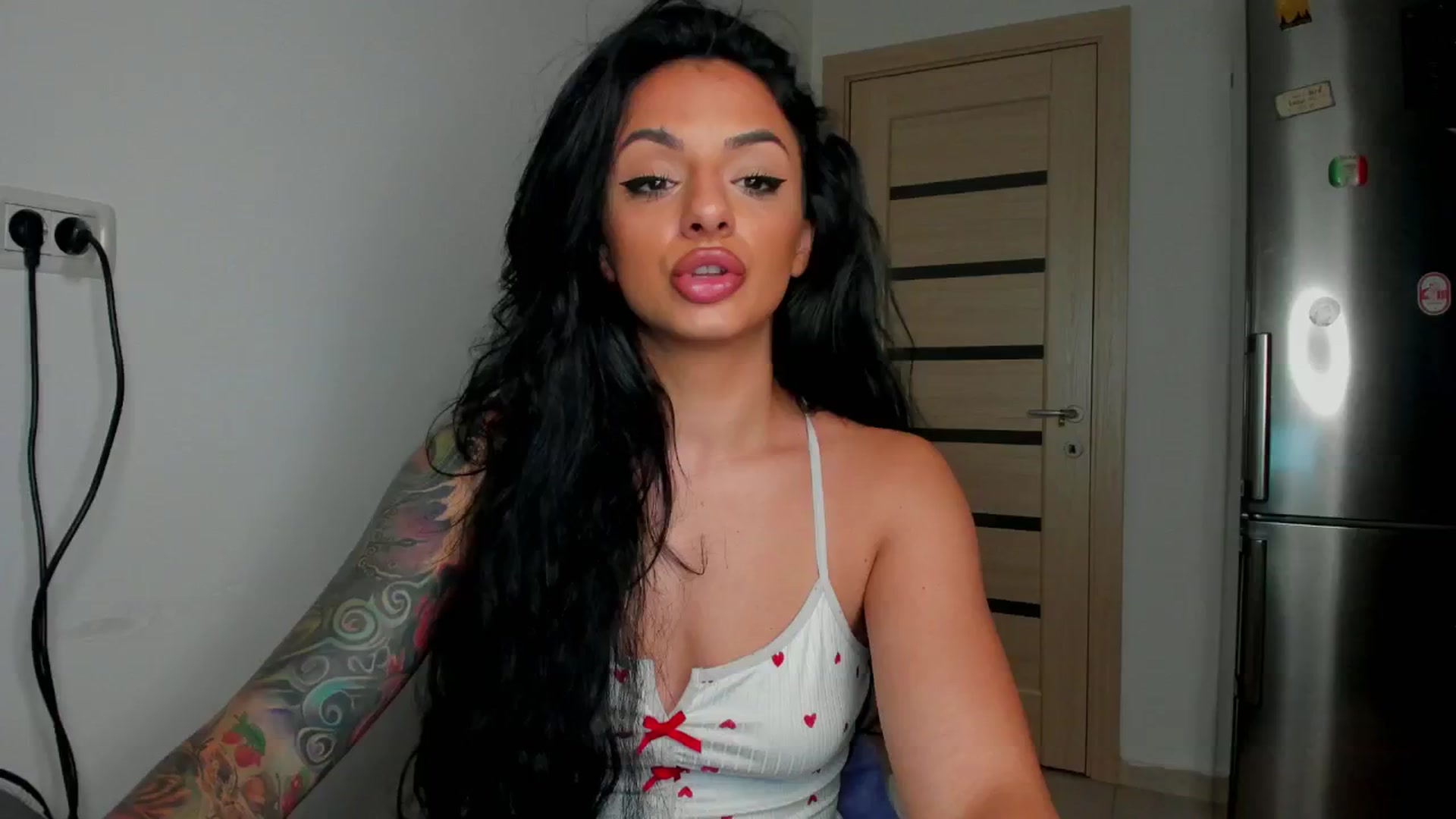 Gallery image thumbnail from NNNoir's myfreecams stream on, 06/19/2024, 18:04 image 14 of 20