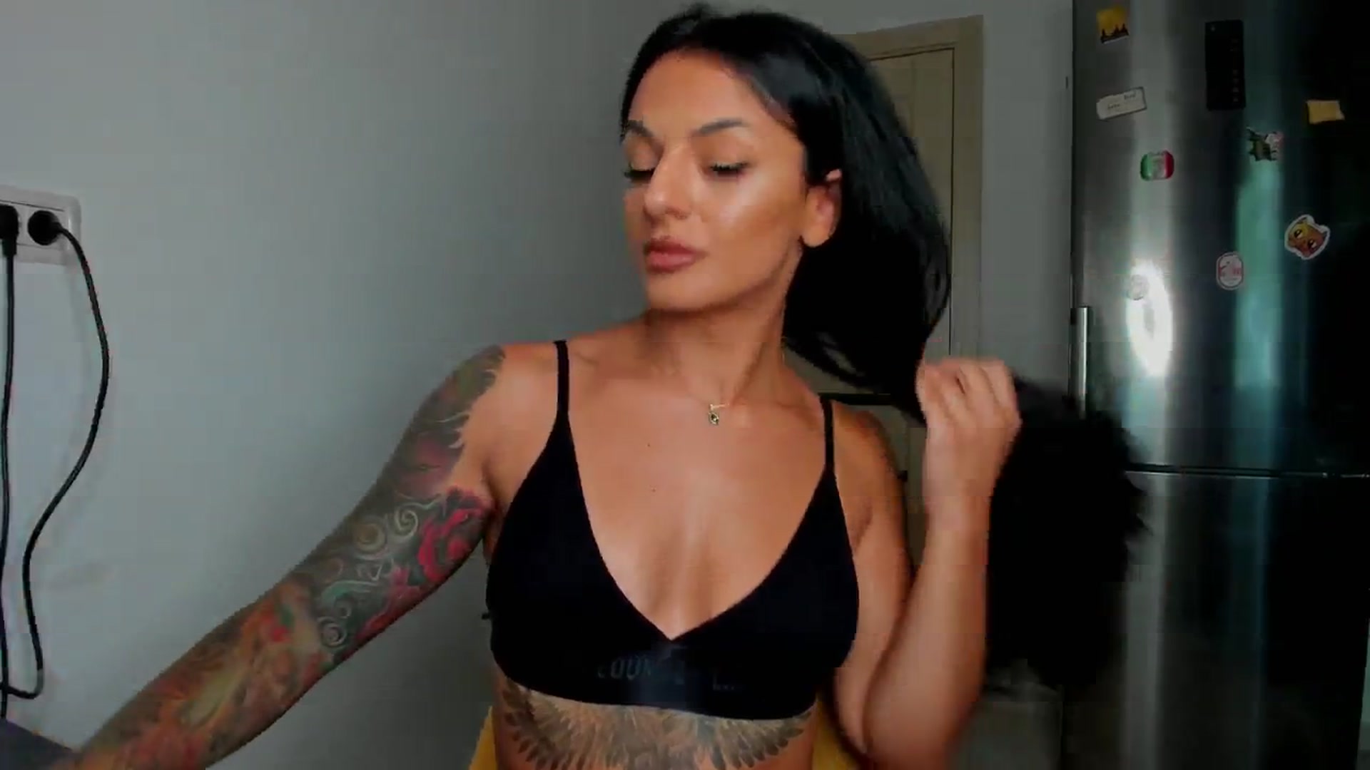 Gallery image thumbnail from NNNoir's myfreecams stream on, 08/02/2024, 15:20 image 17 of 20