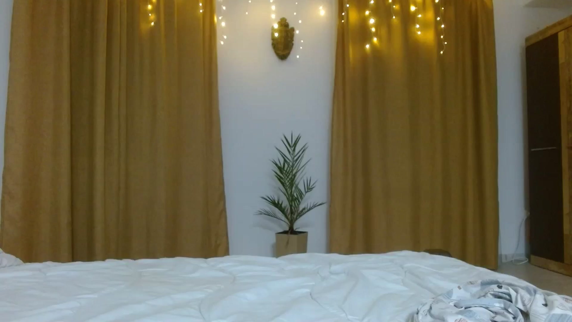 Gallery image thumbnail from NONAME_'s myfreecams stream on, 11/18/2023, 18:24 image 18 of 20