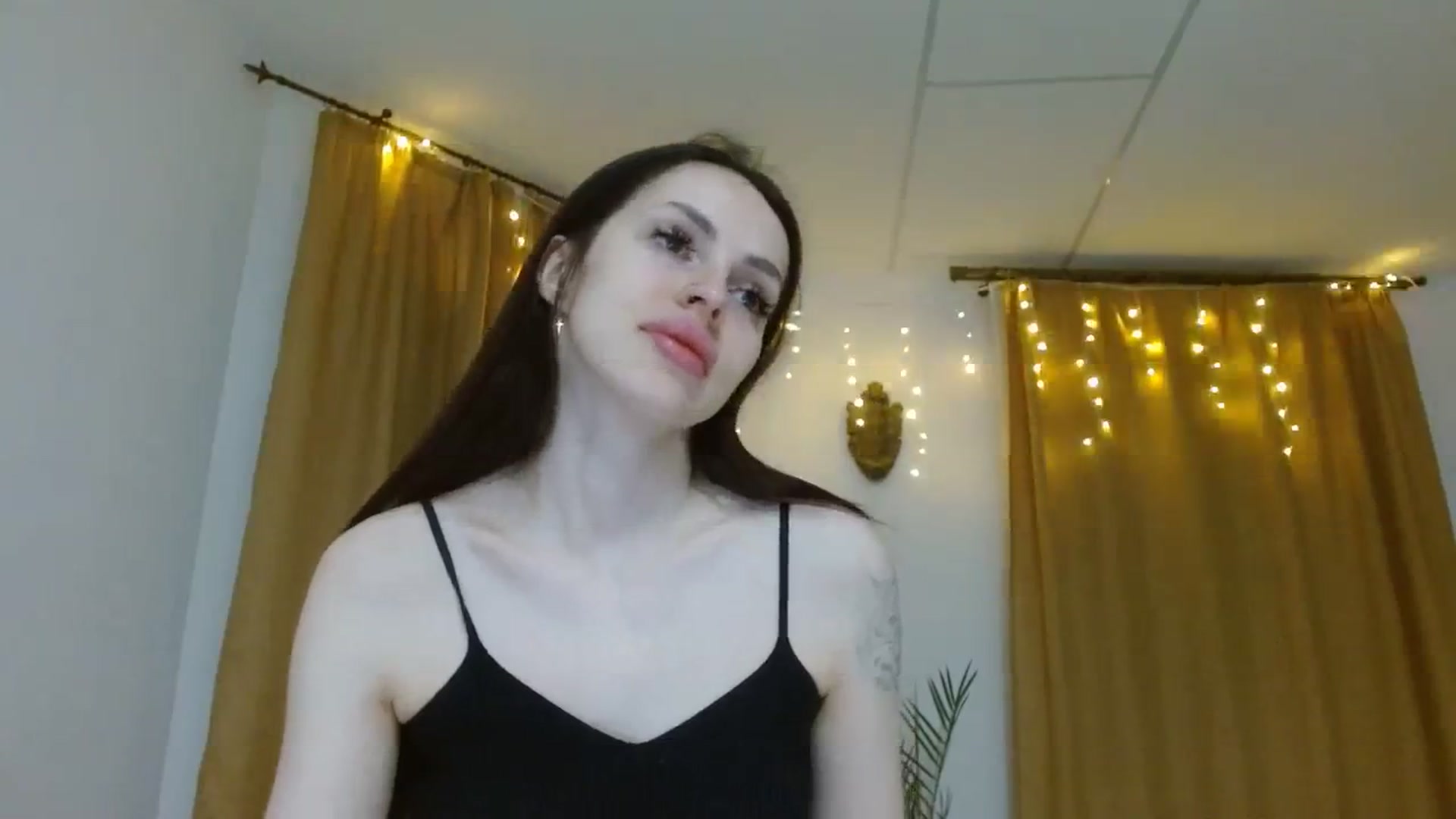 Gallery image thumbnail from NONAME_'s myfreecams stream on, 11/19/2023, 19:11 image 5 of 20
