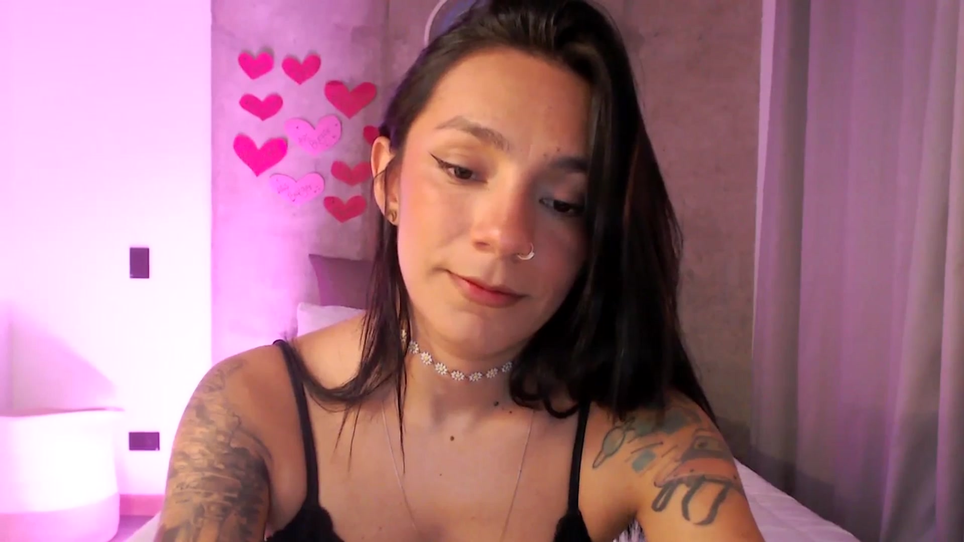 Gallery image thumbnail from N_i_k_k_y's myfreecams stream on, 09/04/2023, 02:42 image 9 of 20