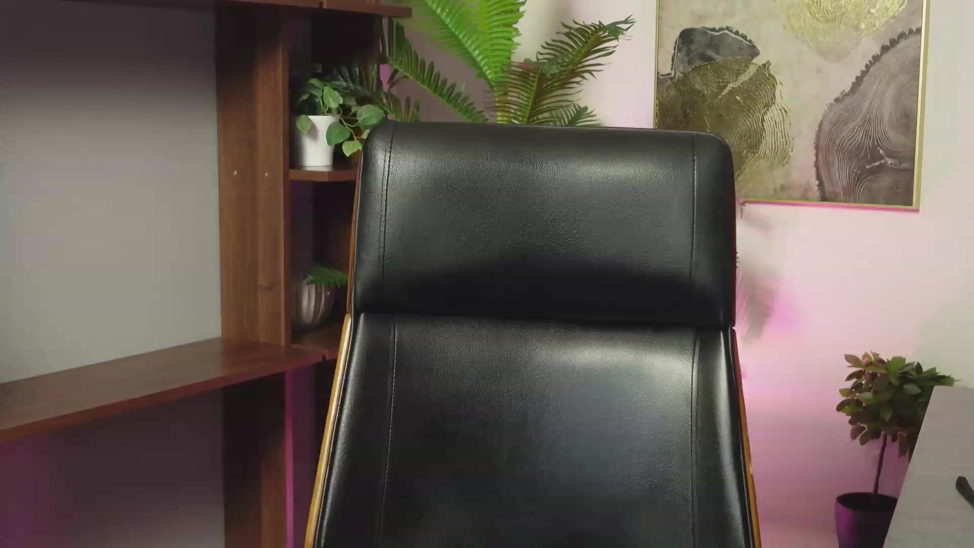 Gallery image thumbnail from NadiaKeysx's myfreecams stream on, 12/30/2022, 22:20 image 8 of 20