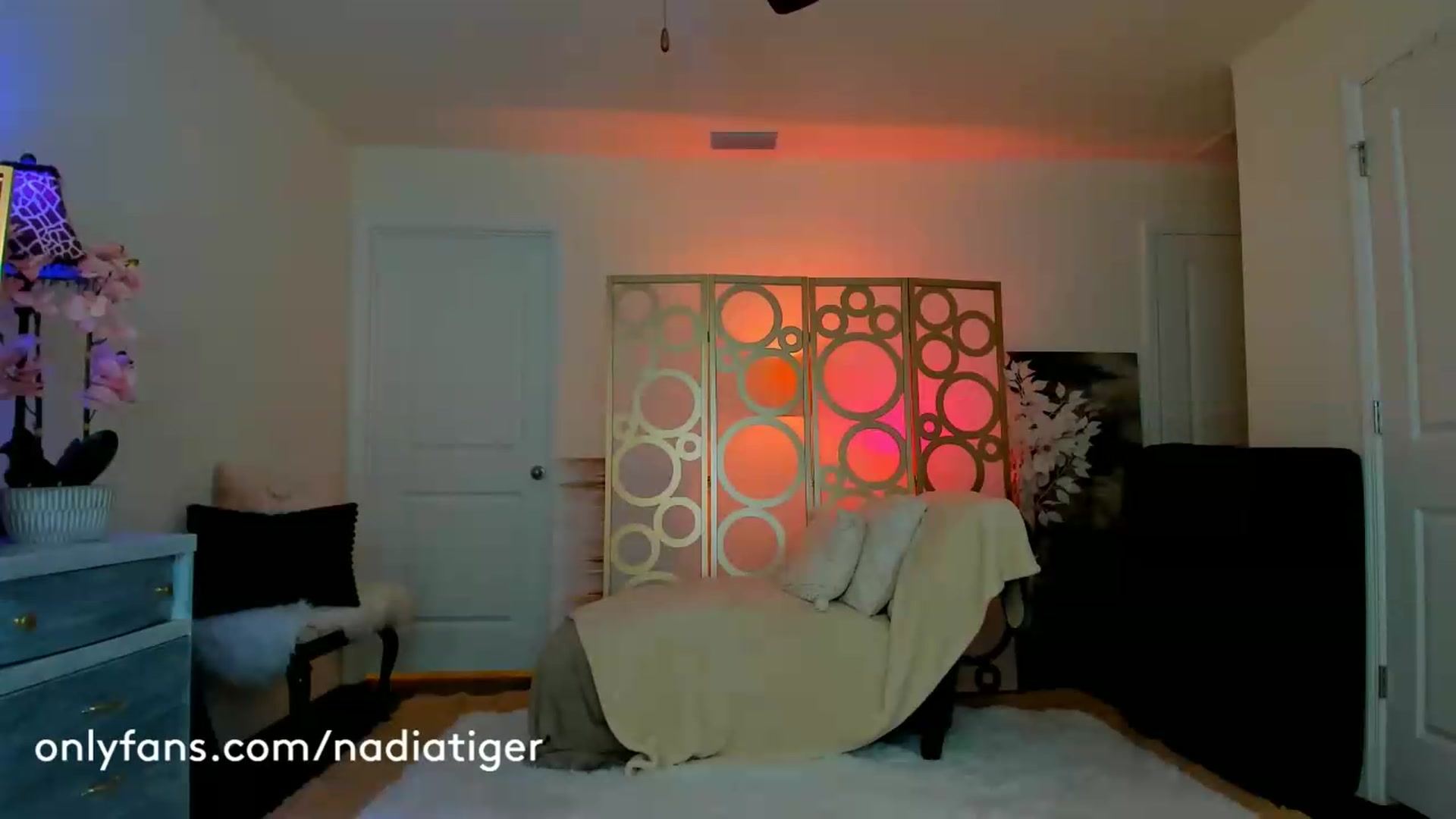 Gallery image thumbnail from NadiaTiger's myfreecams stream on, 05/09/2026, 04:48 image 17 of 20