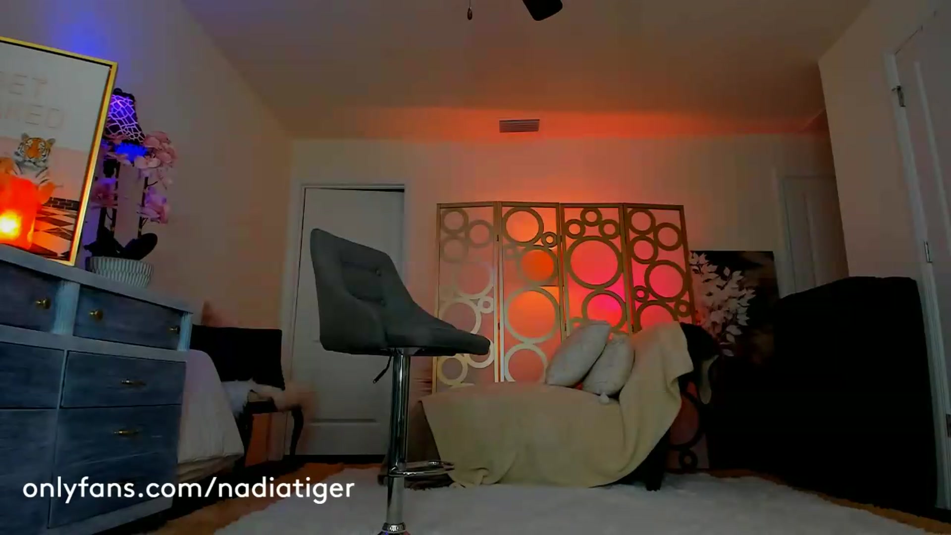 Gallery image thumbnail from NadiaTiger's myfreecams stream on, 05/16/2026, 01:32 image 15 of 20