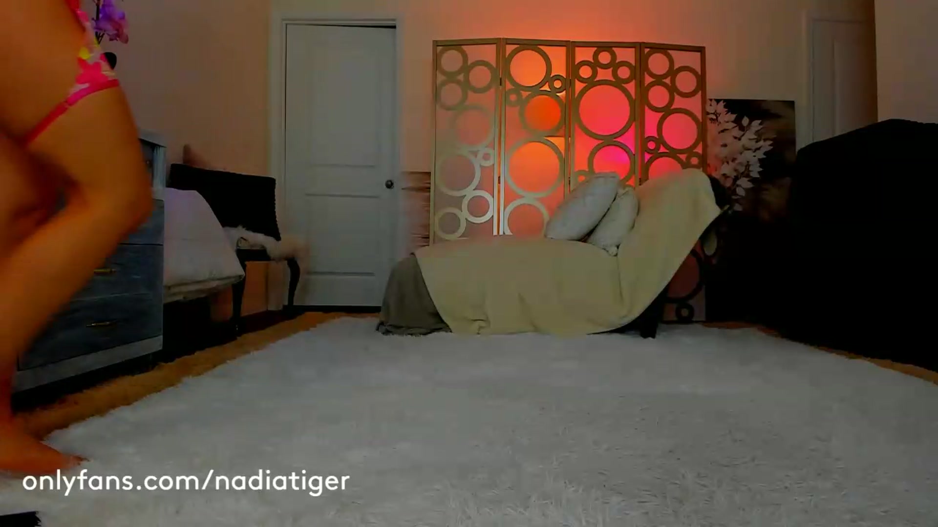 Gallery image thumbnail from NadiaTiger's myfreecams stream on, 05/17/2026, 24:22 image 18 of 20