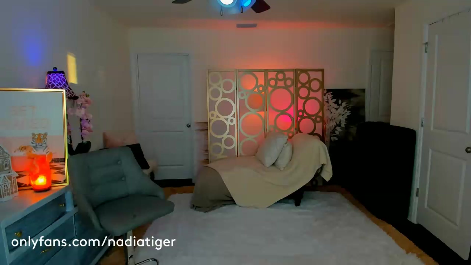 Gallery image thumbnail from NadiaTiger's myfreecams stream on, 05/23/2026, 24:08 image 9 of 20