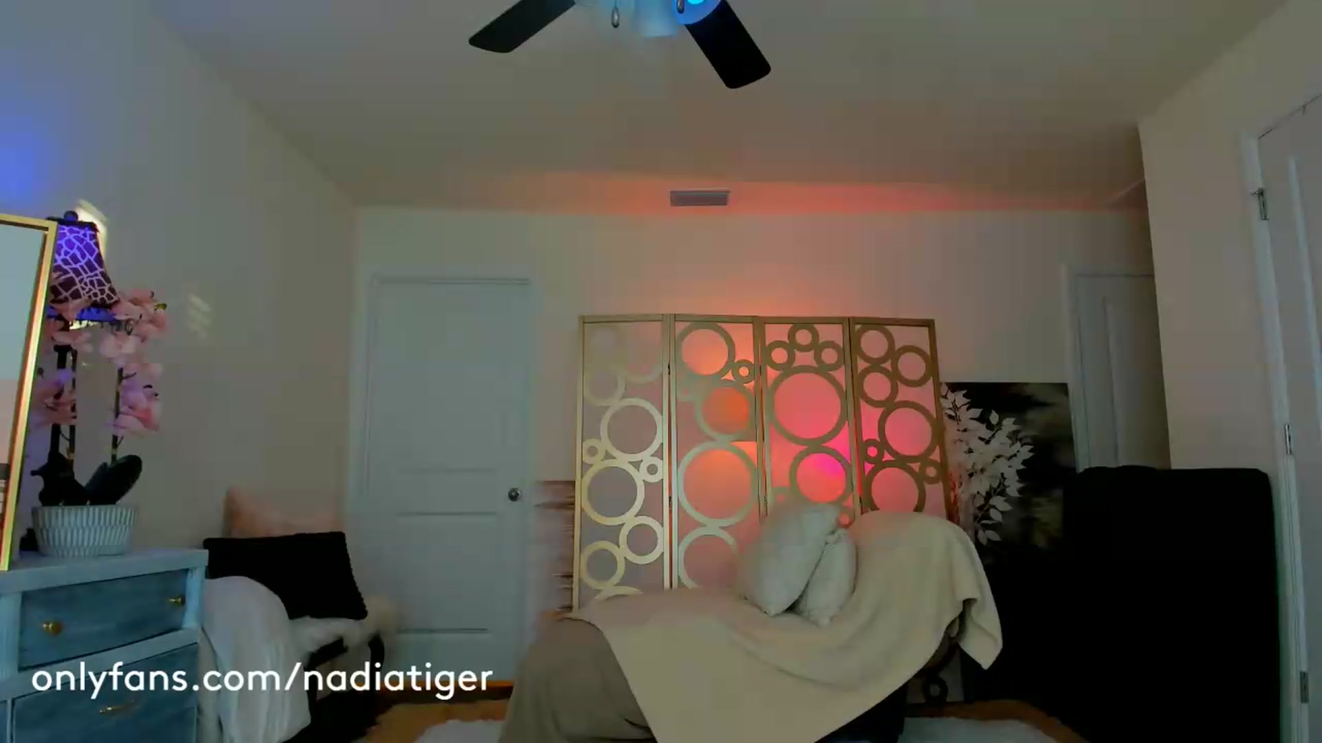 Gallery image thumbnail from NadiaTiger's myfreecams stream on, 05/23/2026, 24:08 image 4 of 20