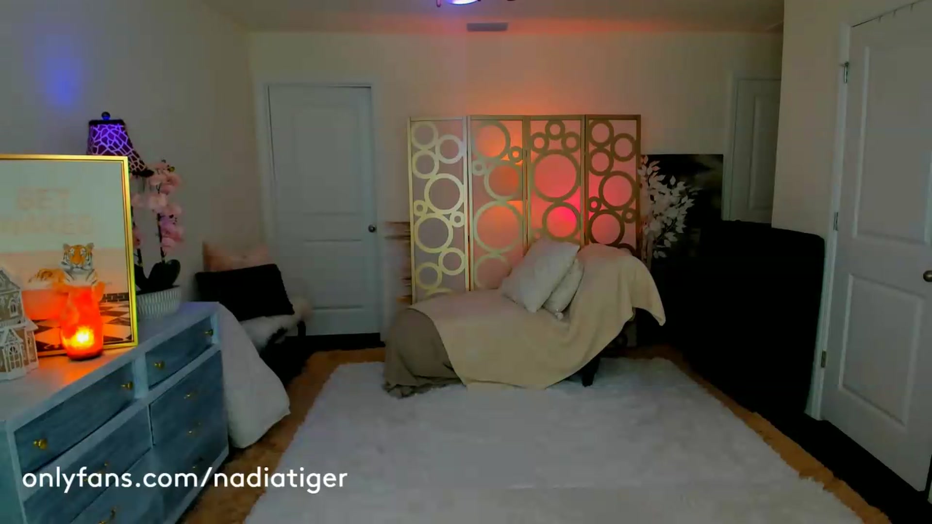 Gallery image thumbnail from NadiaTiger's myfreecams stream on, 05/29/2026, 23:40 image 13 of 20