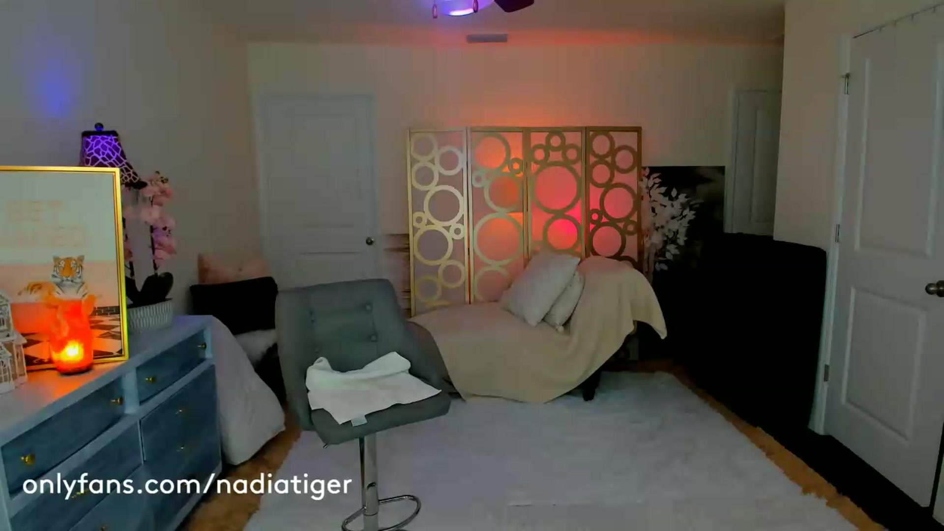 Gallery image thumbnail from NadiaTiger's myfreecams stream on, 05/29/2026, 23:40 image 3 of 20