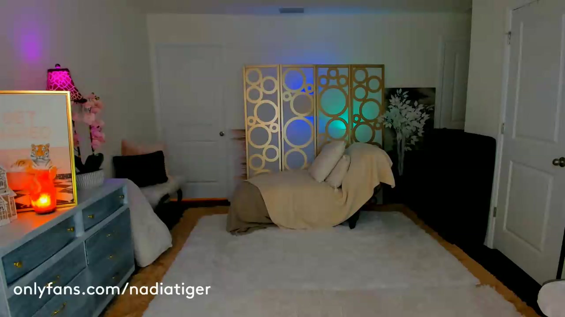 Gallery image thumbnail from NadiaTiger's myfreecams stream on, 06/10/2026, 18:18 image 10 of 20