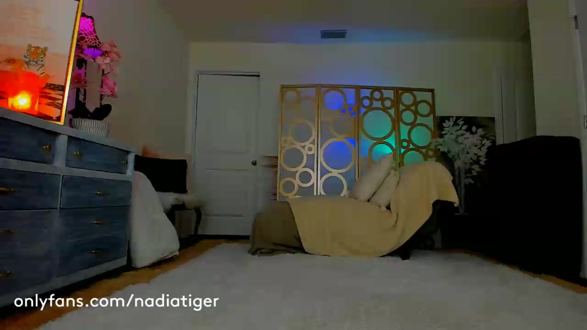 Gallery image thumbnail from NadiaTiger's myfreecams stream on, 06/11/2026, 02:26 image 1 of 20