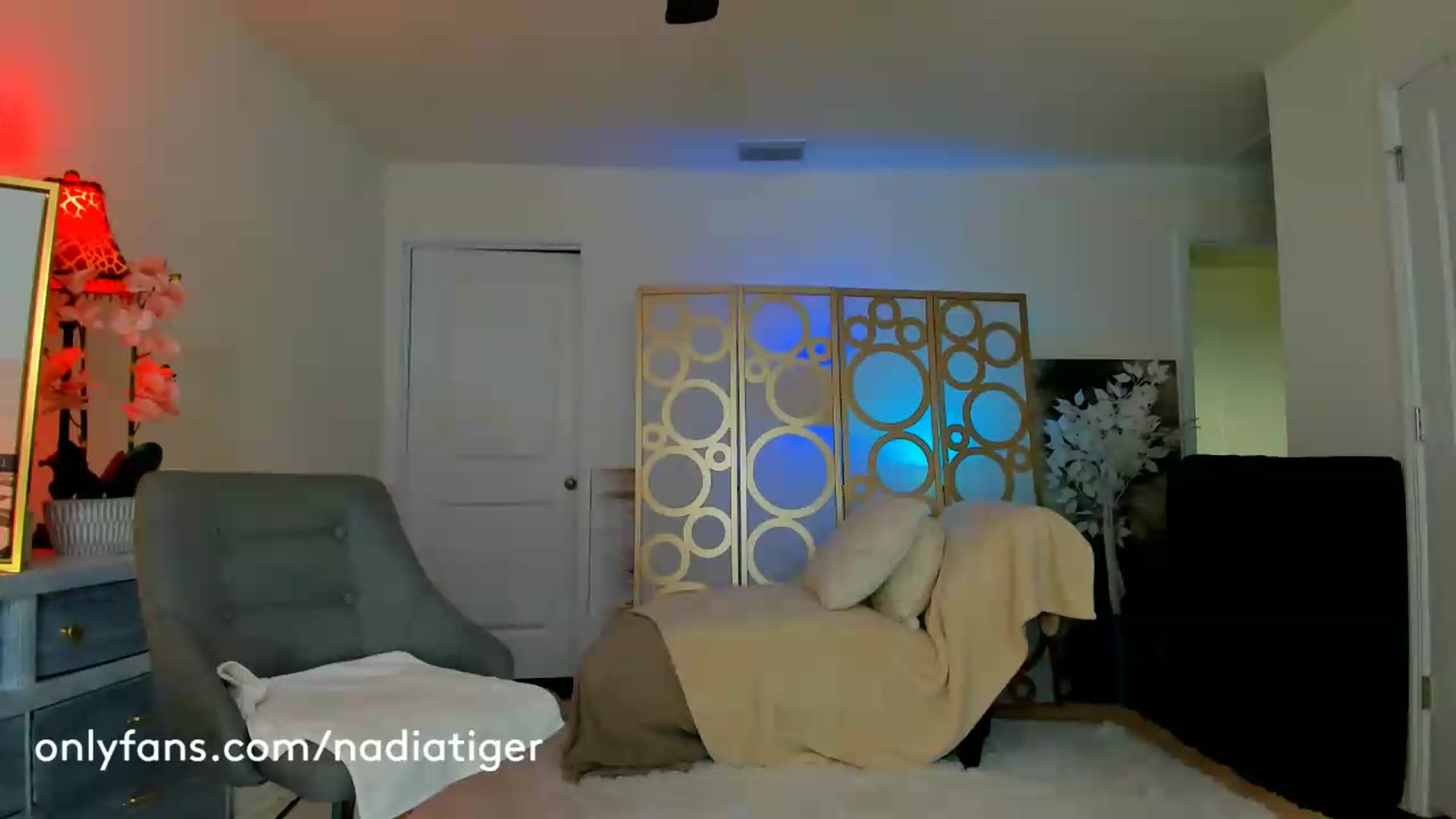 Gallery image thumbnail from NadiaTiger's myfreecams stream on, 06/20/2026, 24:21 image 13 of 20