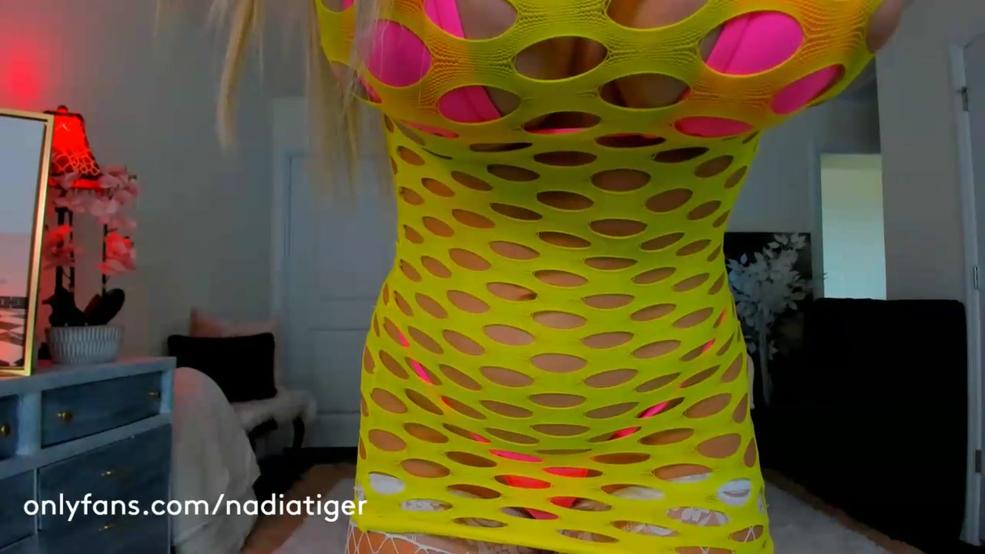 Gallery image thumbnail from NadiaTiger's myfreecams stream on, 06/20/2026, 24:21 image 6 of 20
