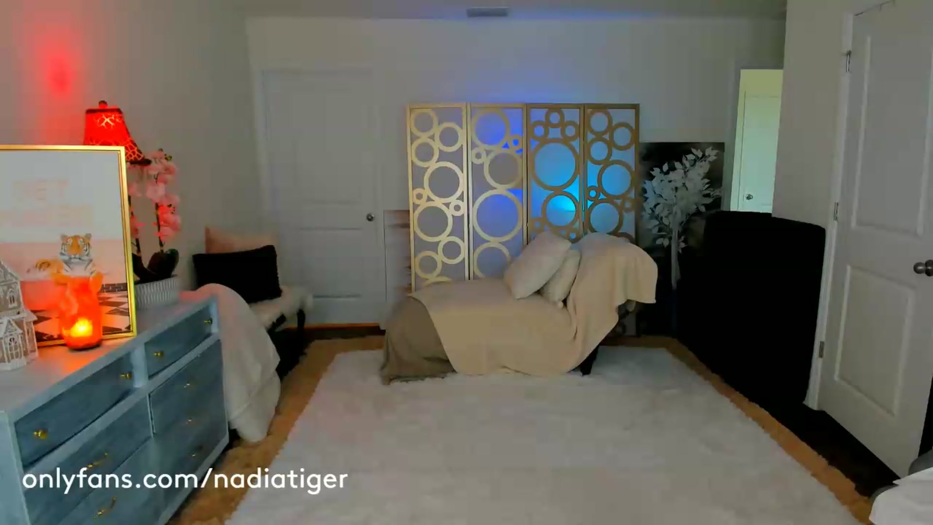 Gallery image thumbnail from NadiaTiger's myfreecams stream on, 06/20/2026, 24:21 image 2 of 20