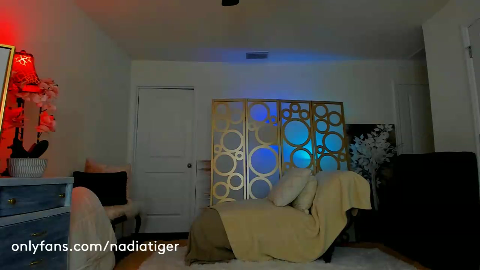 Gallery image thumbnail from NadiaTiger's myfreecams stream on, 06/20/2026, 05:13 image 10 of 20