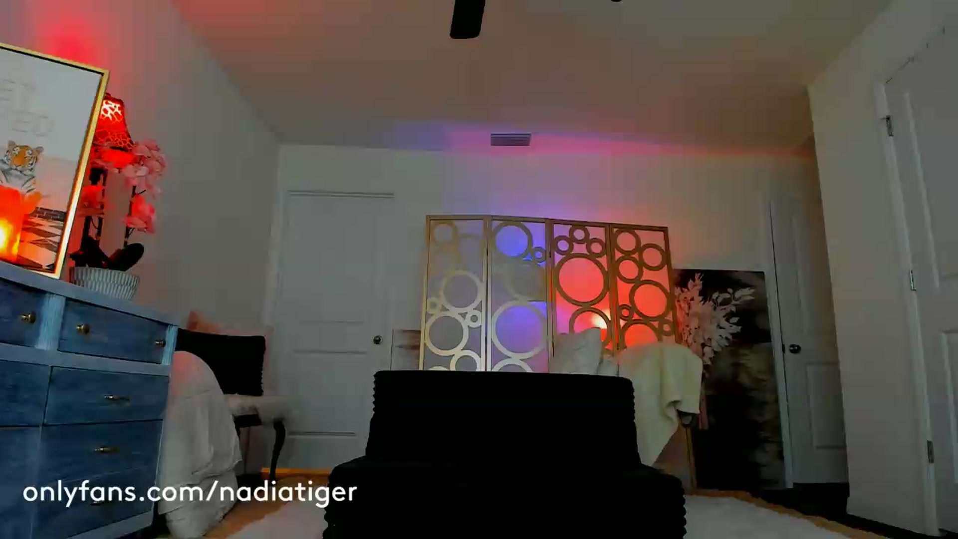 Gallery image thumbnail from NadiaTiger's myfreecams stream on, 06/25/2026, 03:57 image 6 of 20