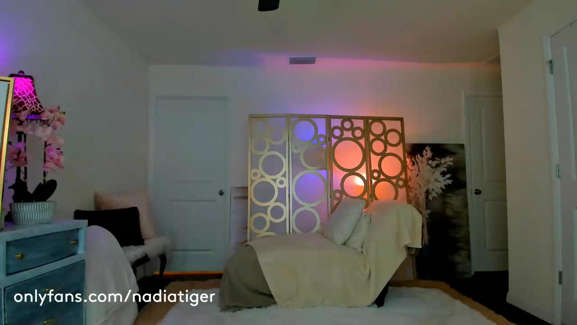 Gallery image thumbnail from NadiaTiger's myfreecams stream on, 07/04/2026, 01:25 image 17 of 20