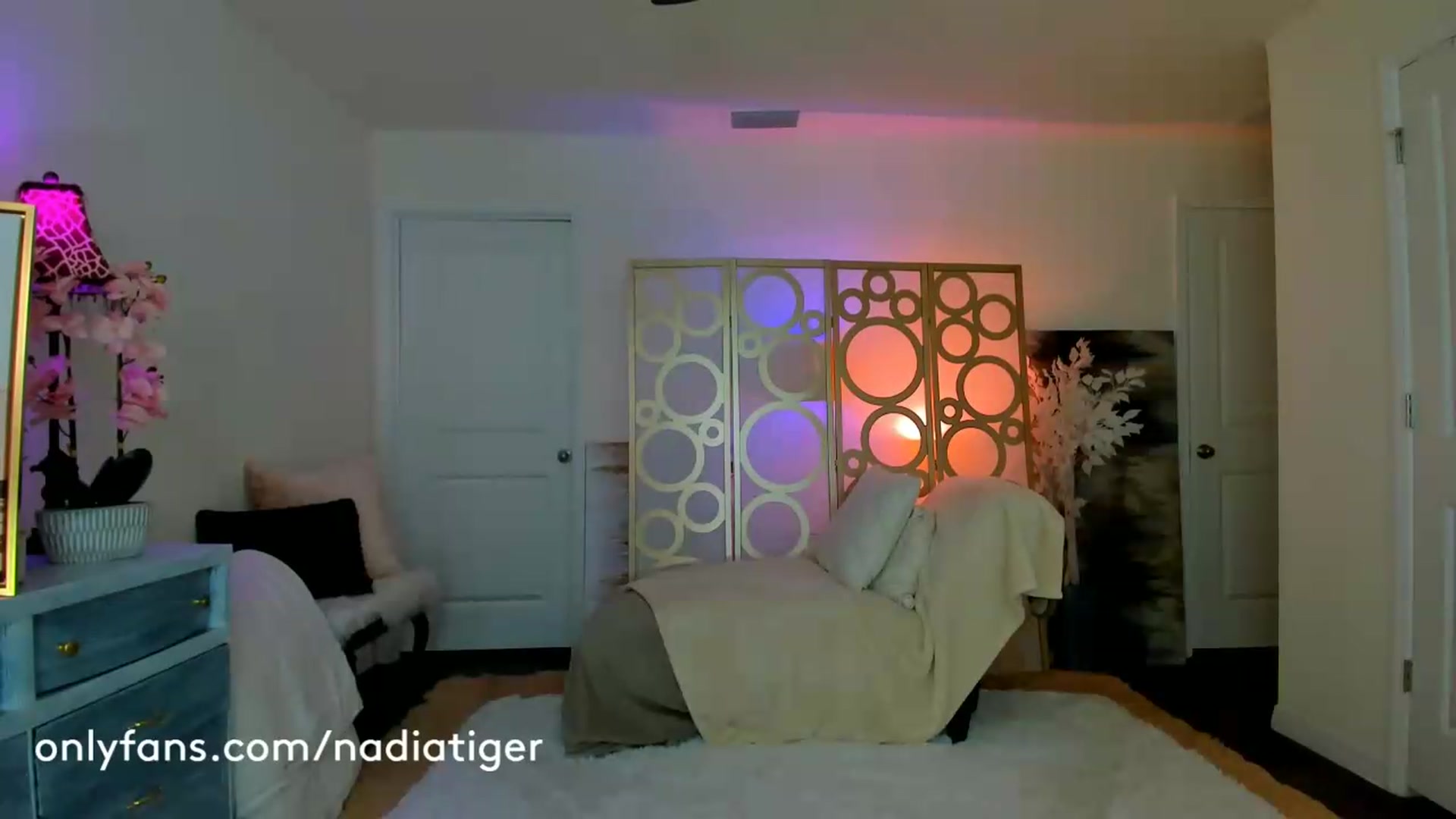 Gallery image thumbnail from NadiaTiger's myfreecams stream on, 07/04/2026, 04:15 image 6 of 20