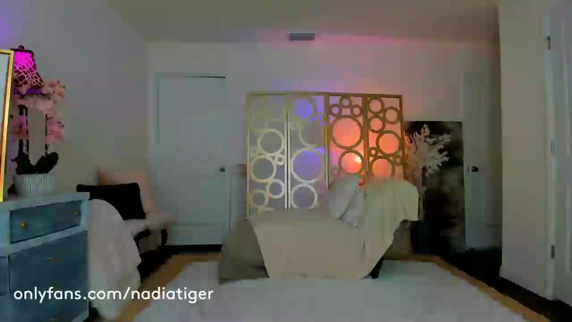 Gallery image thumbnail from NadiaTiger's myfreecams stream on, 07/08/2026, 19:08 image 19 of 20