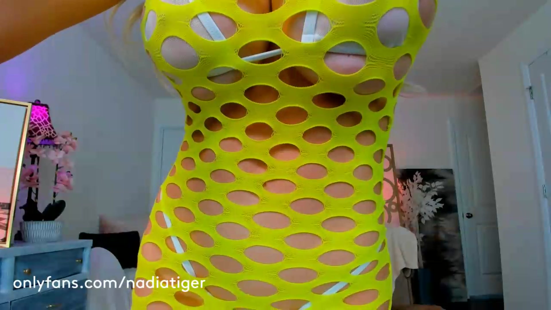 Gallery image thumbnail from NadiaTiger's myfreecams stream on, 07/08/2026, 19:08 image 12 of 20