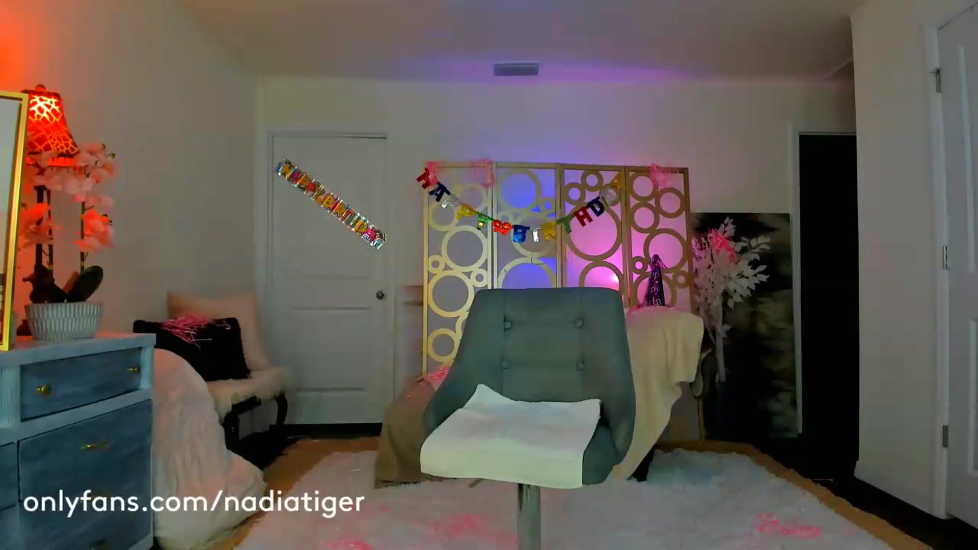 Gallery image thumbnail from NadiaTiger's myfreecams stream on, 07/18/2026, 03:28 image 6 of 20