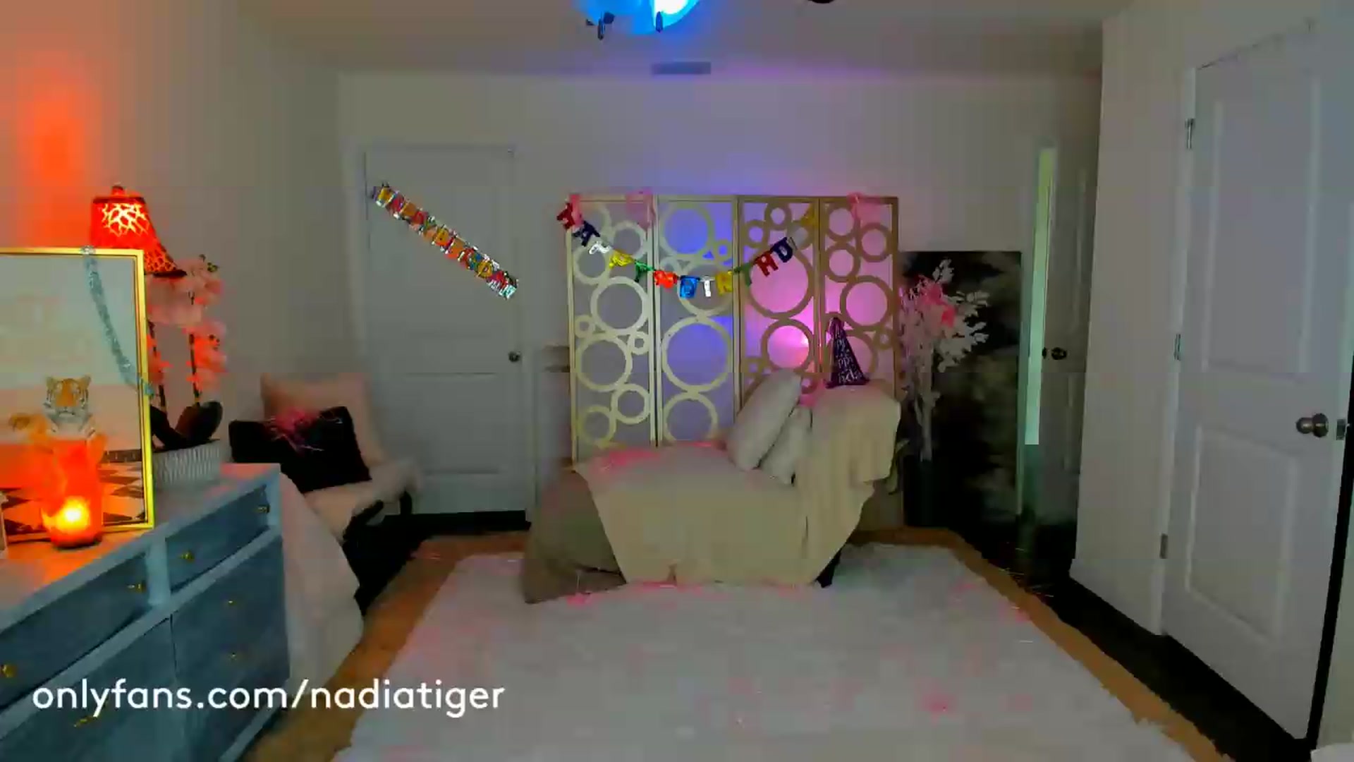 Gallery image thumbnail from NadiaTiger's myfreecams stream on, 07/18/2026, 22:32 image 12 of 20