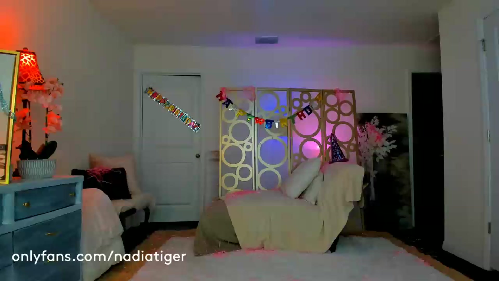 Gallery image thumbnail from NadiaTiger's myfreecams stream on, 07/19/2026, 02:48 image 7 of 20