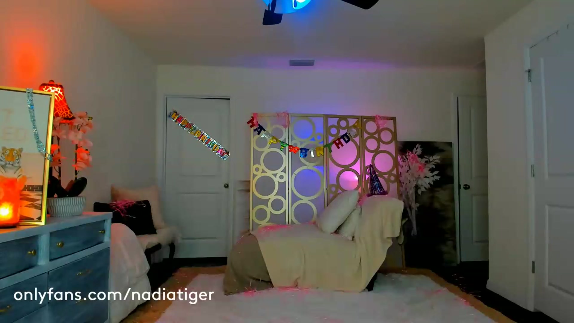 Gallery image thumbnail from NadiaTiger's myfreecams stream on, 07/19/2026, 02:48 image 9 of 20
