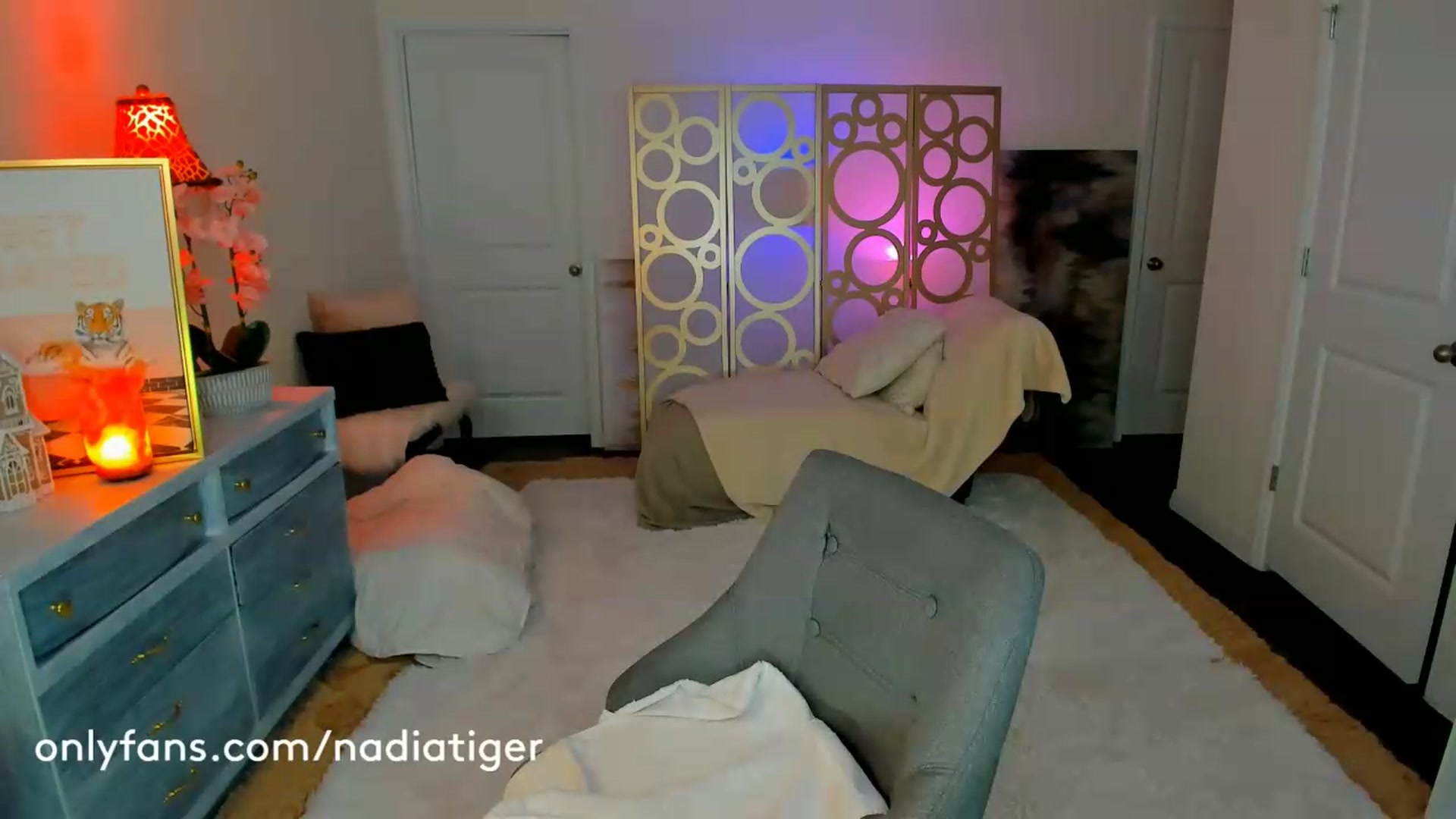 Gallery image thumbnail from NadiaTiger's myfreecams stream on, 08/08/2026, 03:40 image 8 of 20