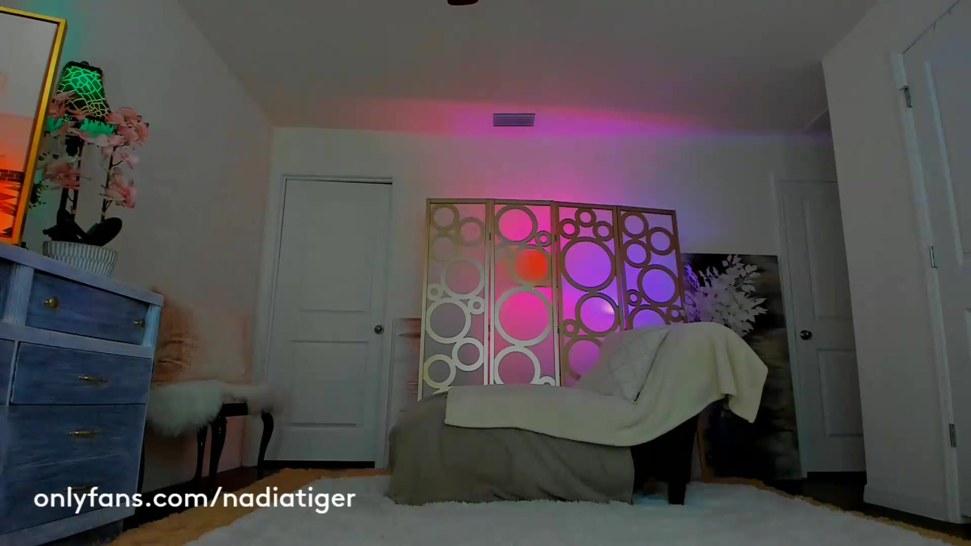 Gallery image thumbnail from NadiaTiger's myfreecams stream on, 09/06/2026, 03:16 image 11 of 20