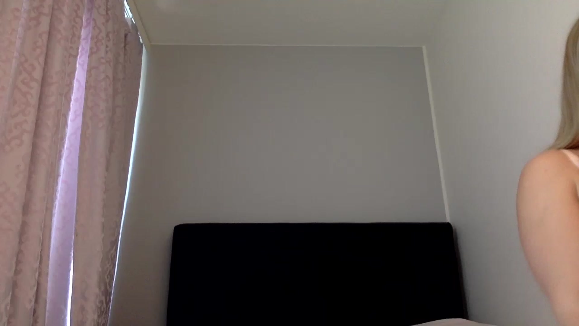 Gallery image thumbnail from Nadia_Logan's myfreecams stream on, 03/15/2023, 12:50 image 6 of 20