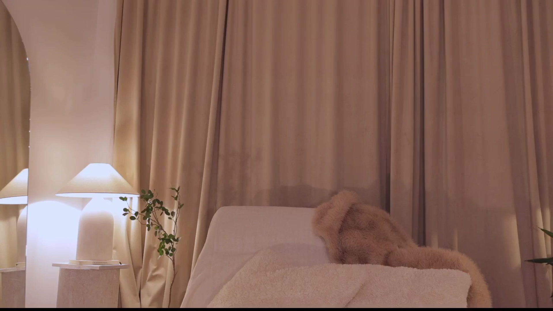 Gallery image thumbnail from Nadiabliss's myfreecams stream on, 10/21/2025, 22:23 image 16 of 20
