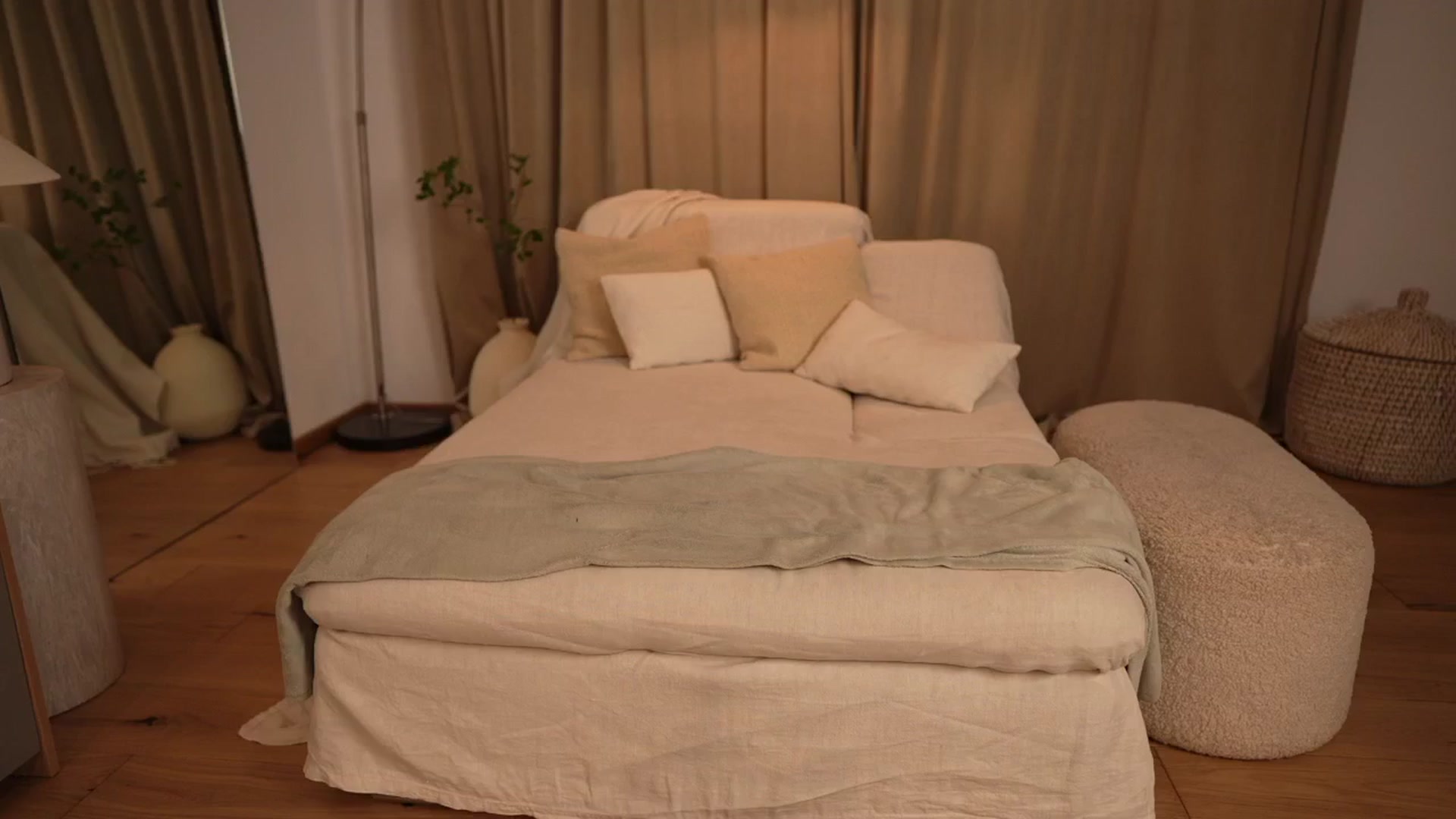 Gallery image thumbnail from Nadiabliss's myfreecams stream on, 03/18/2026, 21:08 image 20 of 20