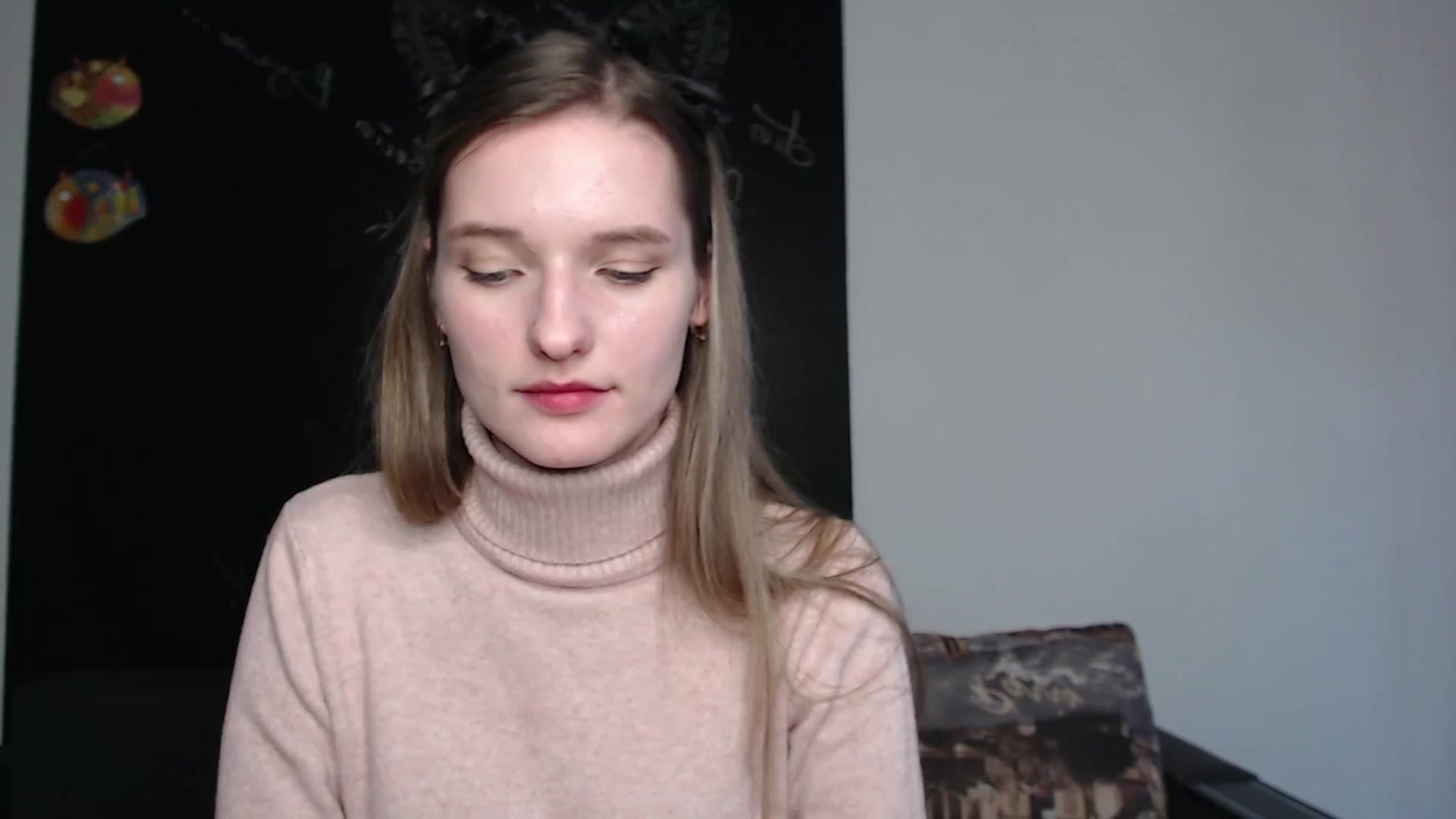Gallery image thumbnail from NadyaMoons's myfreecams stream on, 03/04/2024, 10:17 image 17 of 20