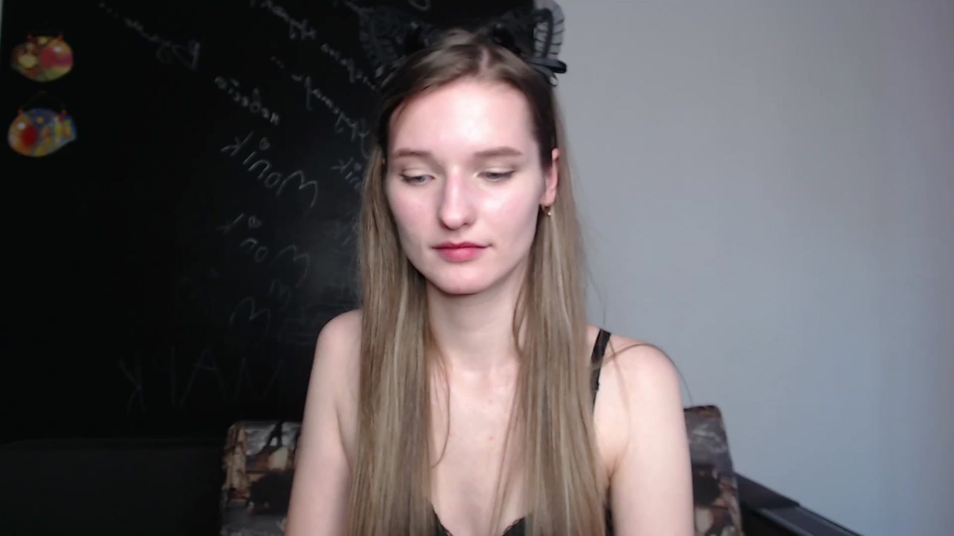 Gallery image thumbnail from NadyaMoons's myfreecams stream on, 03/04/2024, 12:12 image 13 of 20