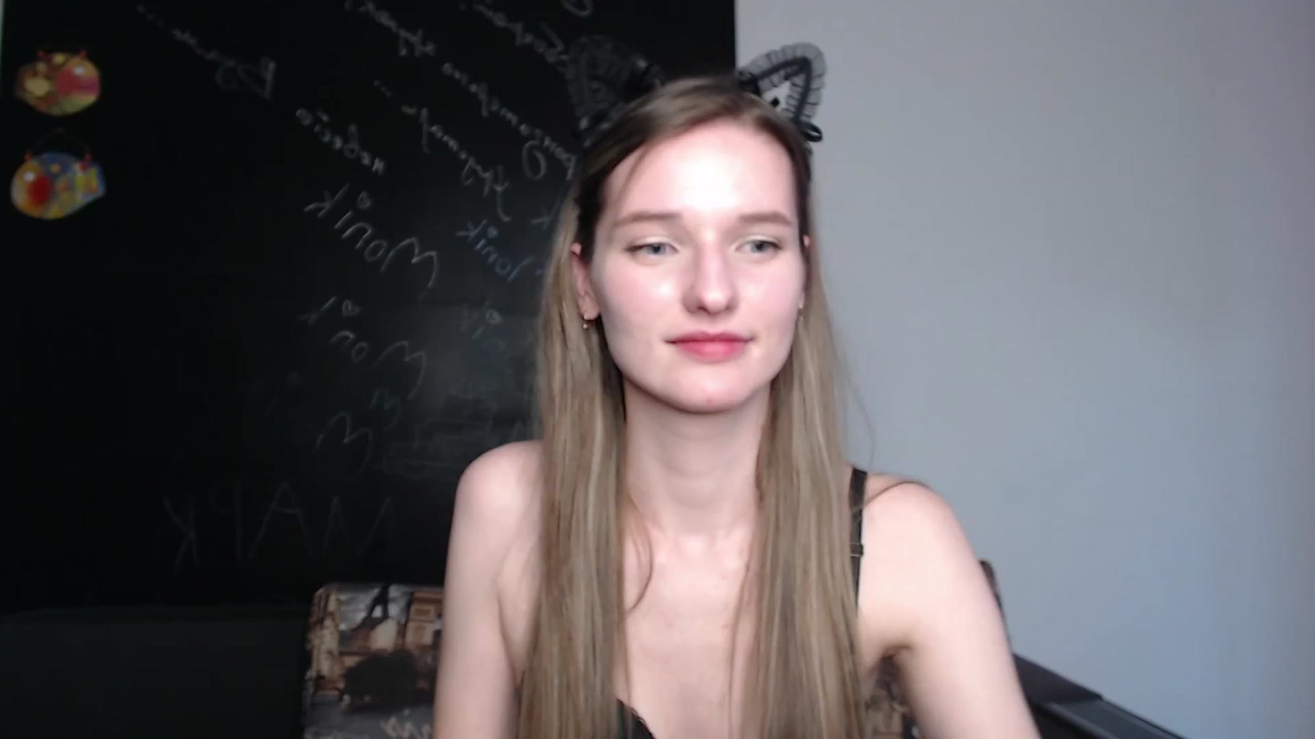 Gallery image thumbnail from NadyaMoons's myfreecams stream on, 03/04/2024, 12:12 image 1 of 20