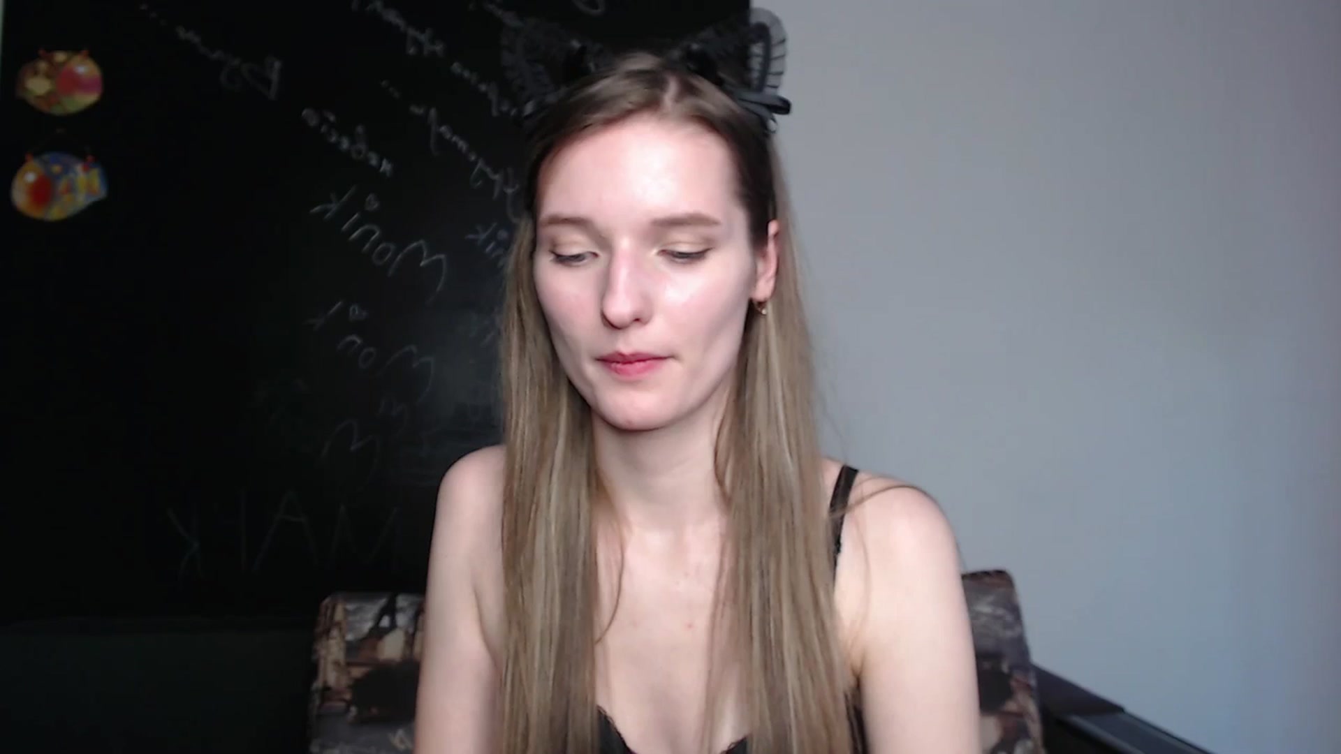Gallery image thumbnail from NadyaMoons's myfreecams stream on, 03/04/2024, 12:12 image 6 of 20