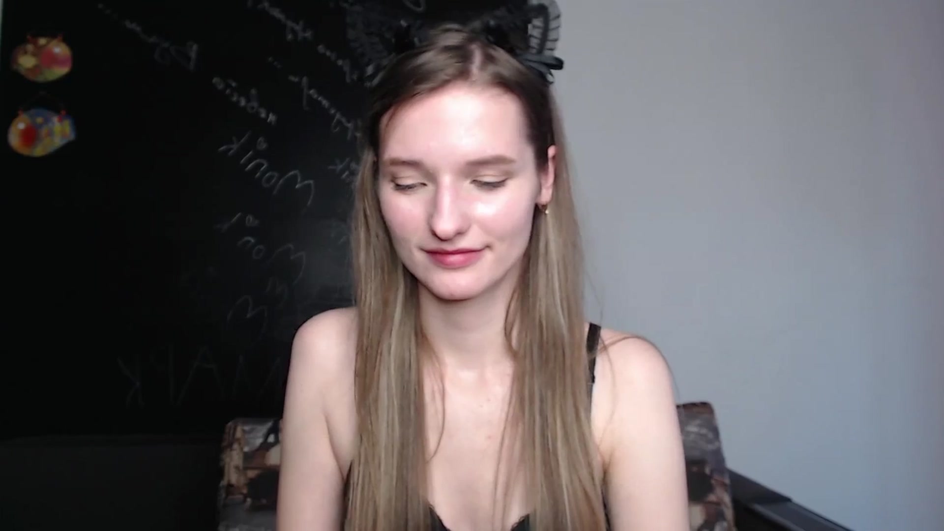 Gallery image thumbnail from NadyaMoons's myfreecams stream on, 03/04/2024, 12:12 image 12 of 20