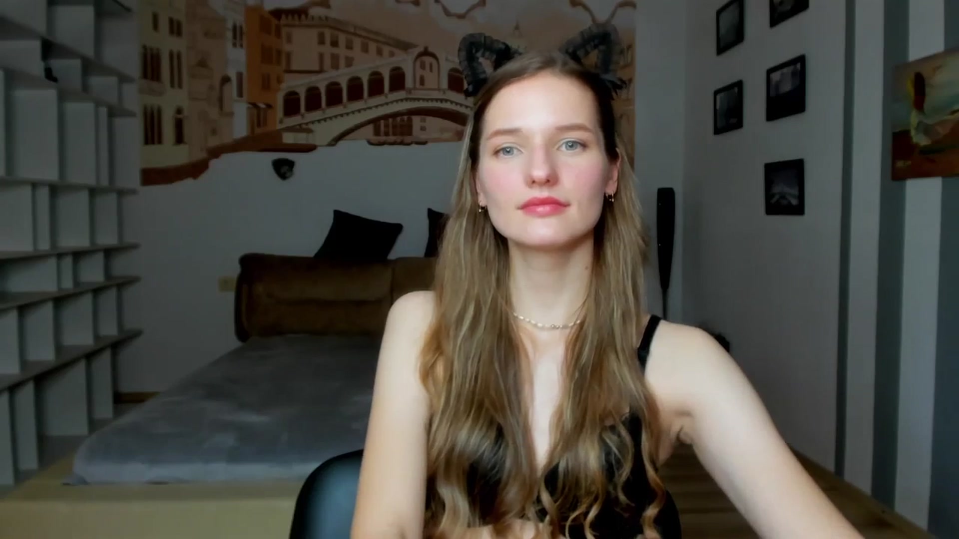 Gallery image thumbnail from NadyaMoons's myfreecams stream on, 03/12/2024, 09:32 image 10 of 20