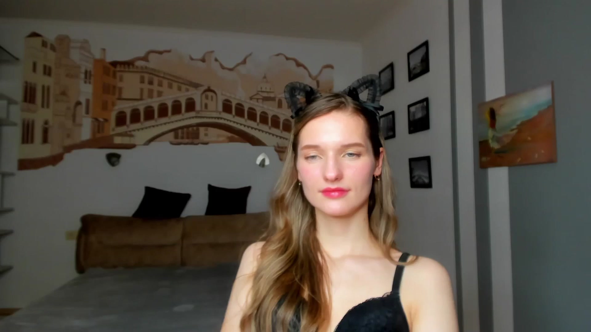 Gallery image thumbnail from NadyaMoons's myfreecams stream on, 03/14/2024, 11:51 image 11 of 20