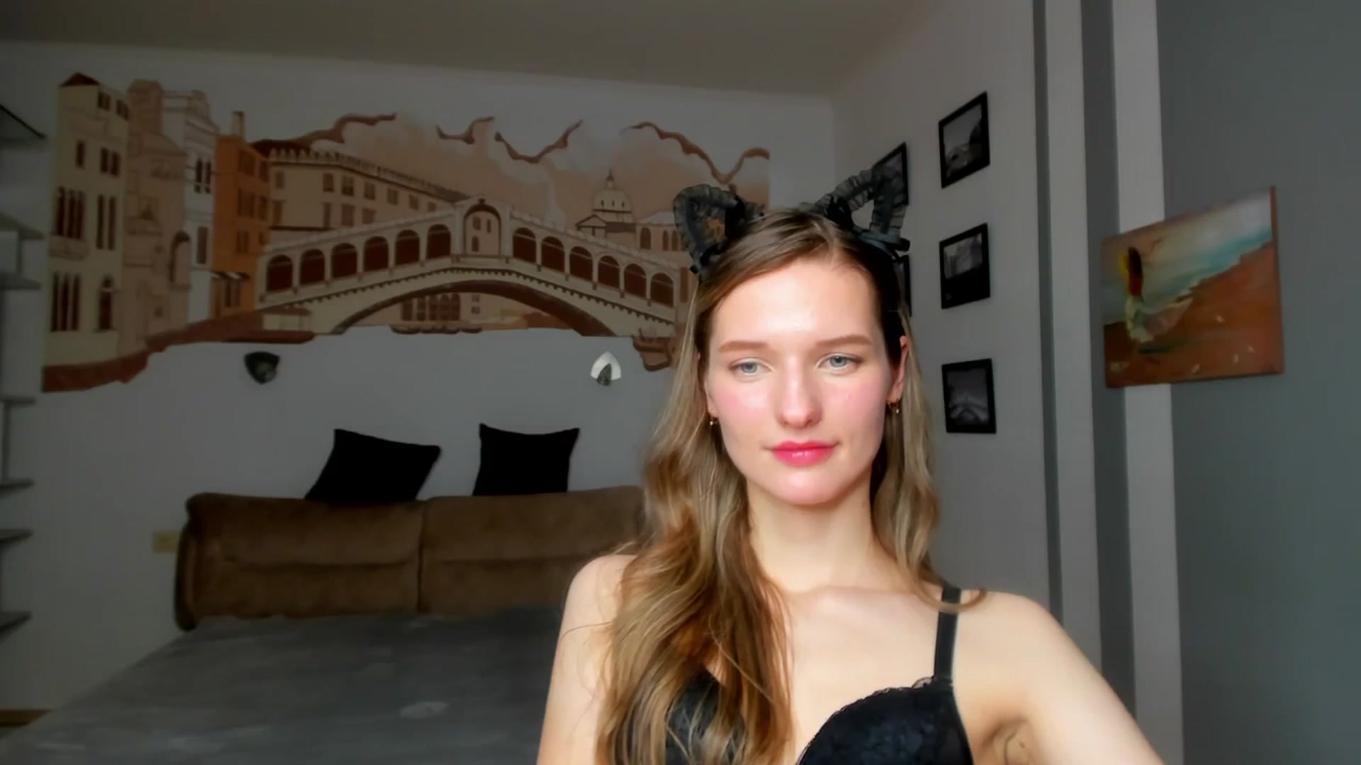 Gallery image thumbnail from NadyaMoons's myfreecams stream on, 03/14/2024, 11:51 image 14 of 20