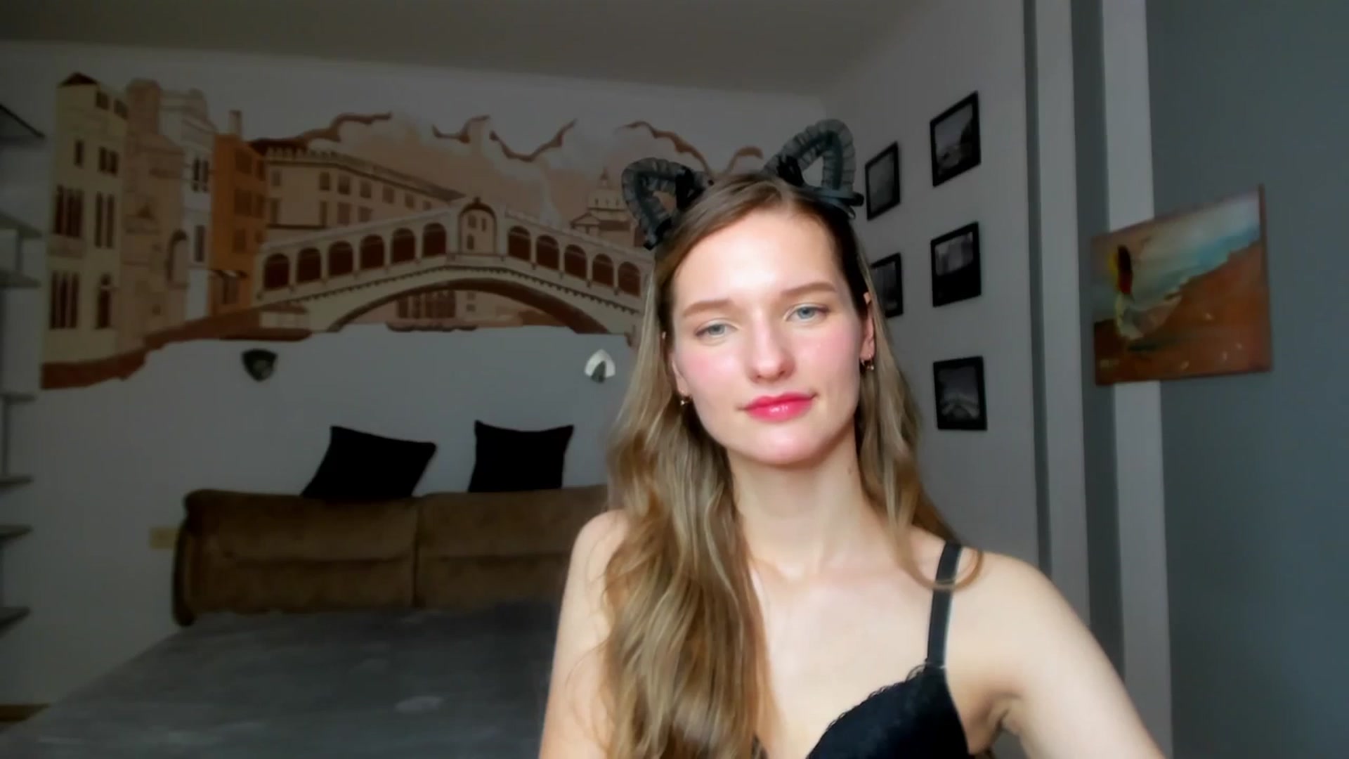 Gallery image thumbnail from NadyaMoons's myfreecams stream on, 03/14/2024, 11:51 image 7 of 20