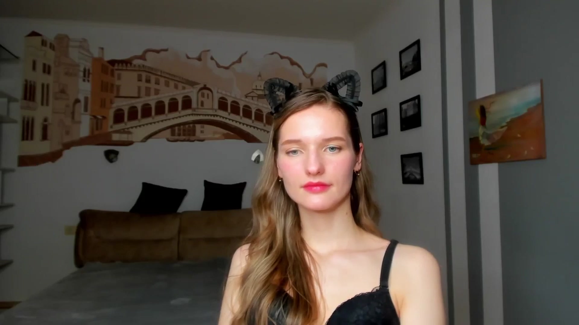 Gallery image thumbnail from NadyaMoons's myfreecams stream on, 03/14/2024, 11:51 image 18 of 20