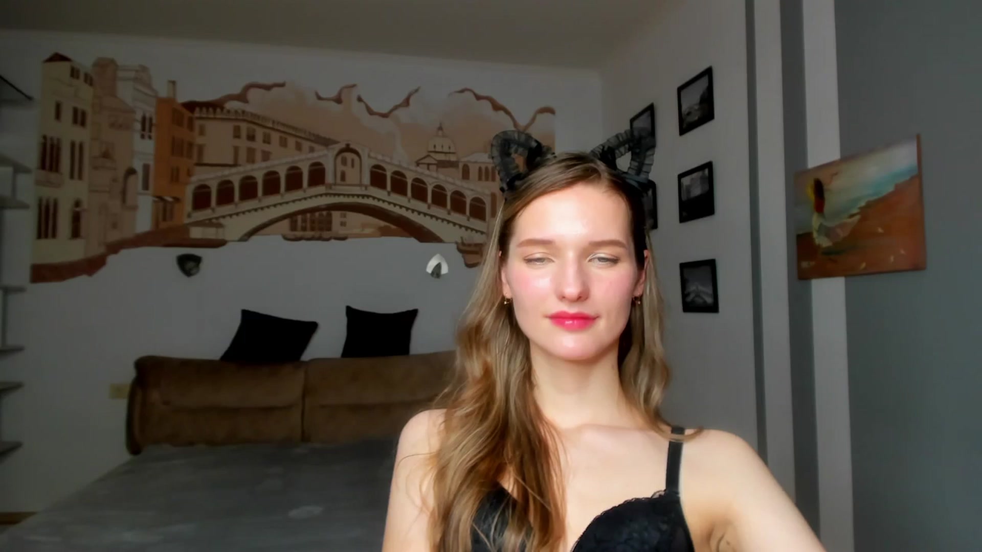 Gallery image thumbnail from NadyaMoons's myfreecams stream on, 03/14/2024, 11:51 image 16 of 20