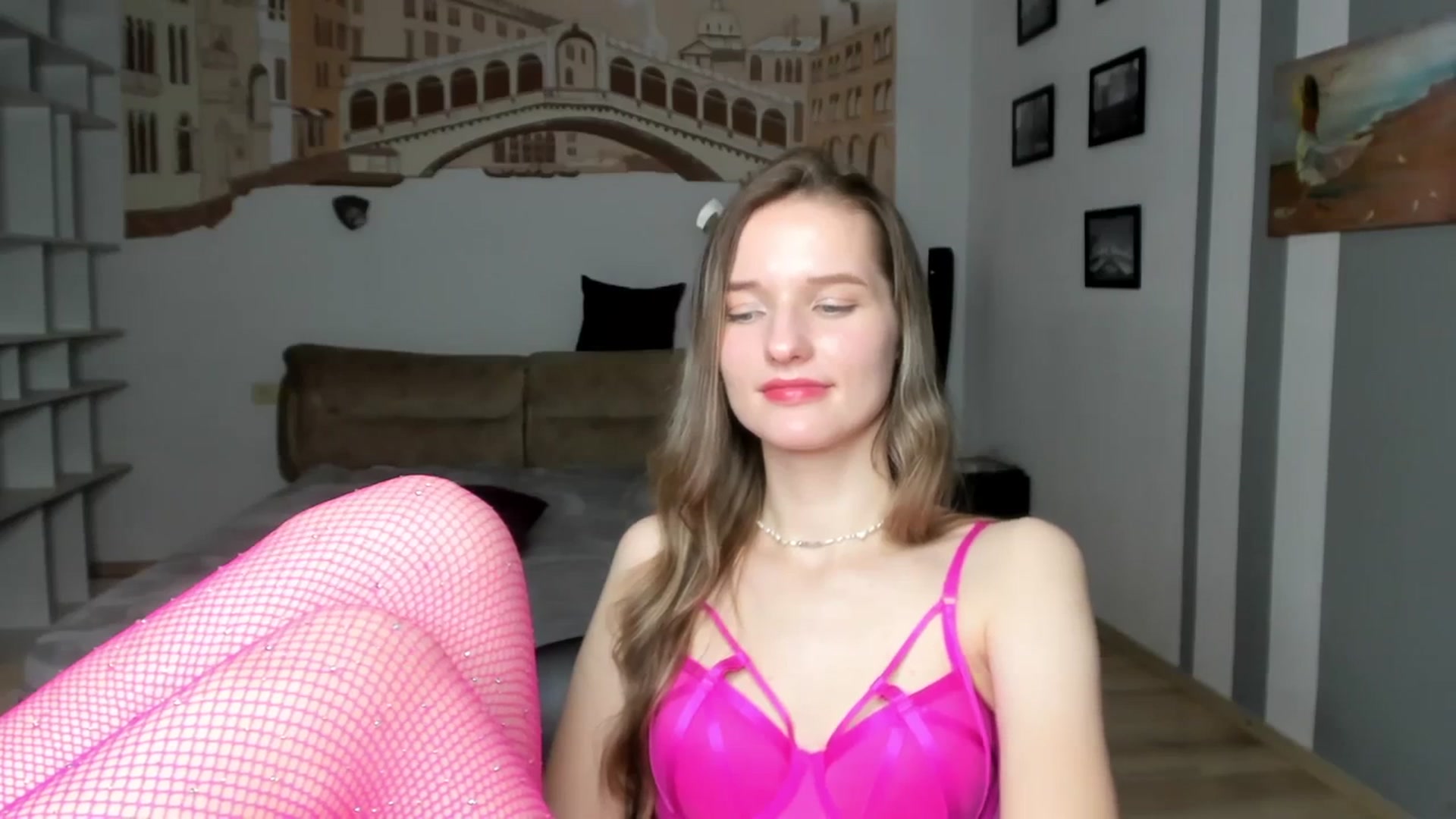 Gallery image thumbnail from NadyaMoons's myfreecams stream on, 03/18/2024, 12:08 image 13 of 20