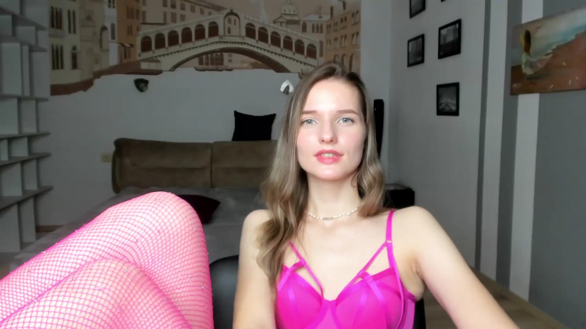 Gallery image thumbnail from NadyaMoons's myfreecams stream on, 03/18/2024, 12:08 image 15 of 20